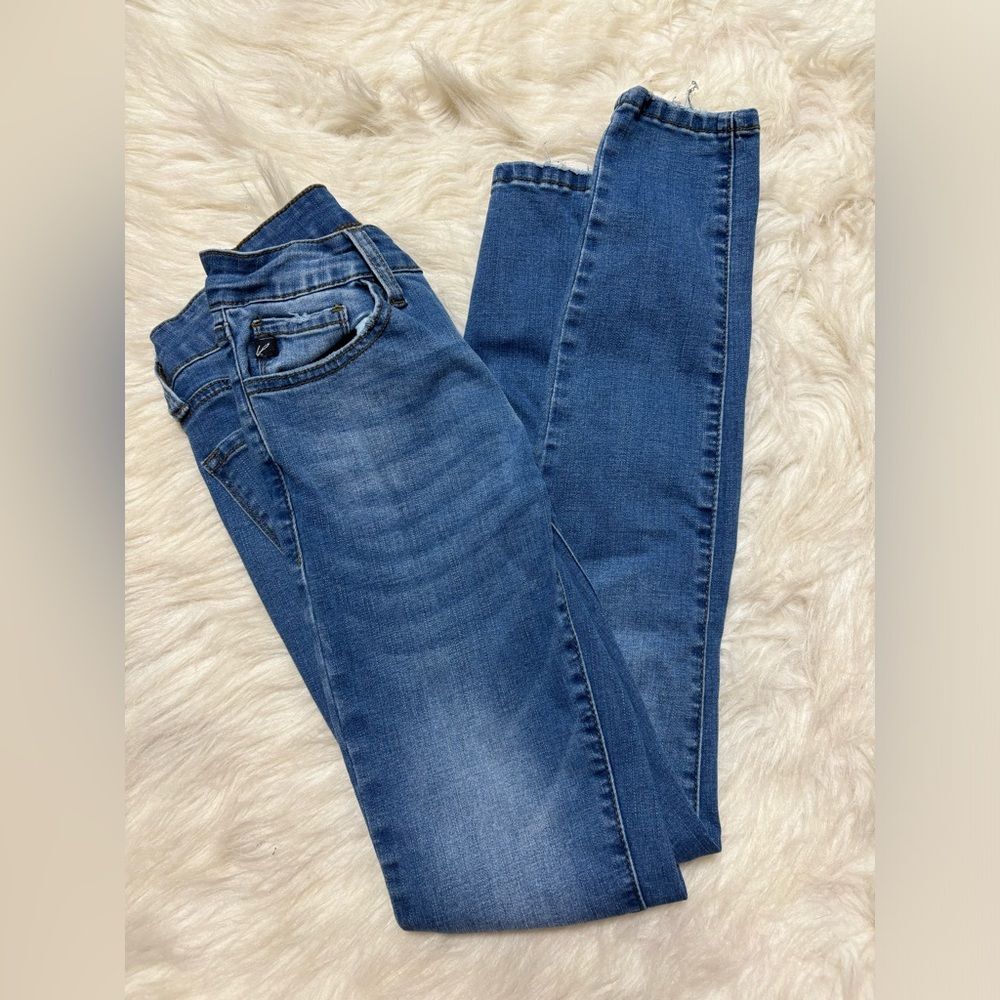 KanCan Skinny Stretchy Jeans Medium Wash size 25 - Picture 3 of 7